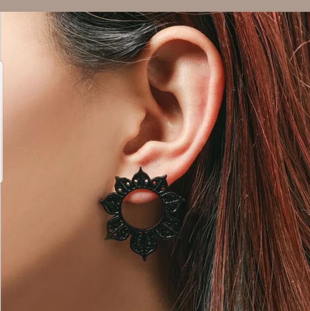 Black lotus flower earrings p3